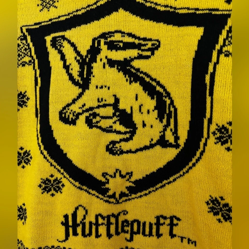 Harry Potter Hufflepuff Christmas Sweater from BoxLunch, Adult Size Small